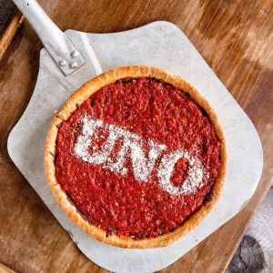 UNO Pizzeria & Grill Holiday Themed Crafts